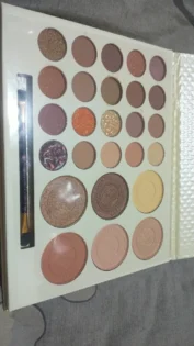 Eyeshadow Palette 26 Colors - Яскраві Відтінки для Вашого Макіяжу photo review