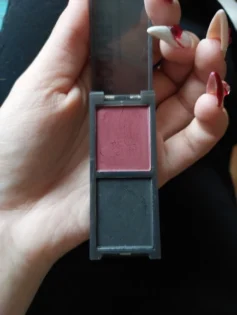 Тіні для повік Biya 2: Червоний і Чорний для Яскравого Макіяжу photo review