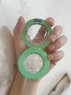 Highlighter Powder - Осяйний макіяж для обличчя та тіла photo review