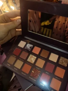 18-колірна палітра тіней для повік – Матова та блискуча для яскравого макіяжу photo review