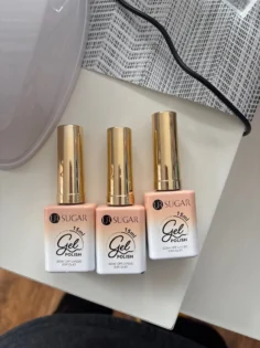 Гель лак UR SUGAR 15ml: Яскравий червоний гель для манікюру з магнітним ефектом photo review