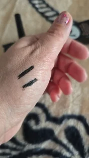 Водостійкий чорний рідкий підводка для очей - Довготривалий ефект photo review