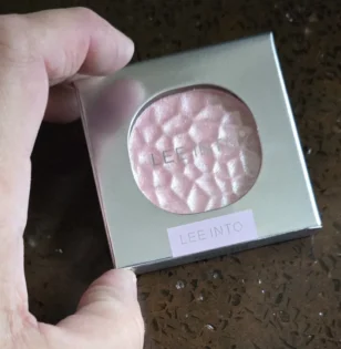 LEEINTO порошок для сяючого макіяжу - ідеальний вибір для ваших очей photo review