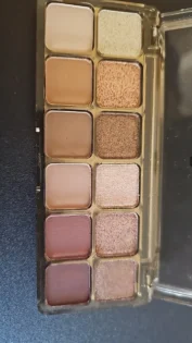 12 Color Eye Shadow Plate: Ідеальний вибір для початківців в макіяжі photo review