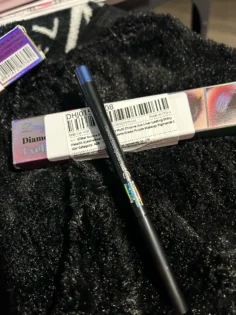 Глитеровий лайнер для очей – яскравий стиль для вашого макіяжу photo review