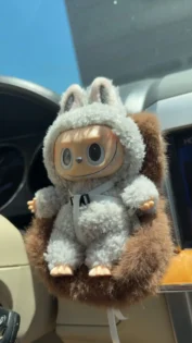 Безпечне сидіння для ляльок: Labubu Carseat для стильного інтер'єру photo review