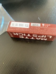 Градієнтний олівець для губ - елегантний та матовий фініш photo review