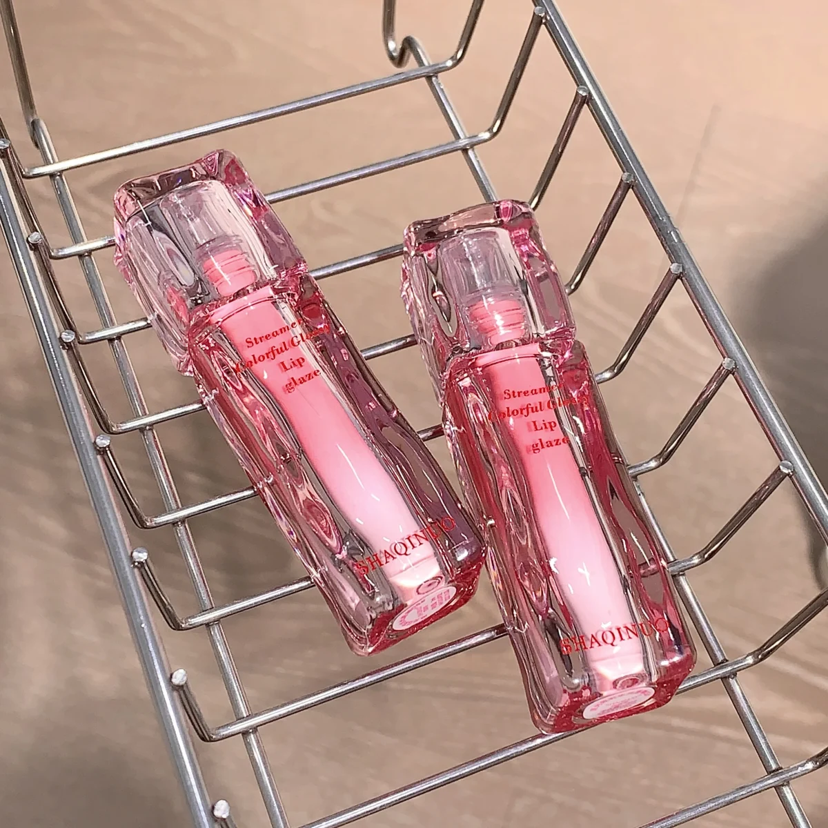 Streamer Water Gloss: Яскравий та Зволожуючий Глянцевий Бальзам для Губ - Image 5