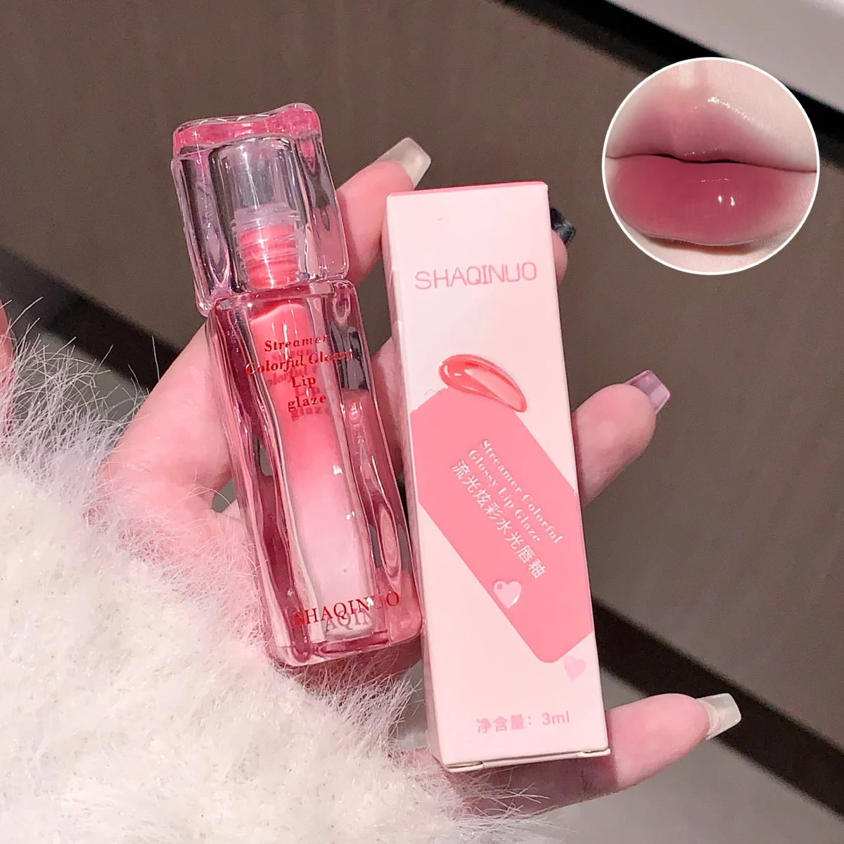 Streamer Water Gloss: Яскравий та Зволожуючий Глянцевий Бальзам для Губ - Image 1