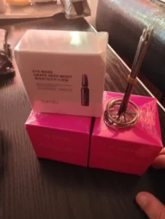 Гідратуюча колагенова маска для очей IMAGES з виноградом - усунення темних кіл та мішків під очима photo review