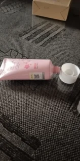 Очищуючий крем Sakura: Глибоке очищення та зволоження для жирної шкіри photo review