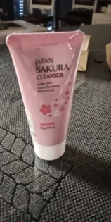 Очищуючий крем Sakura: Глибоке очищення та зволоження для жирної шкіри photo review