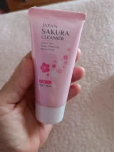 Очищуючий крем Sakura: Глибоке очищення та зволоження для жирної шкіри photo review