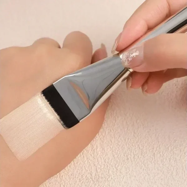 Ultra Thin Foundation Brush - Ідеальний інструмент для макіяжу
